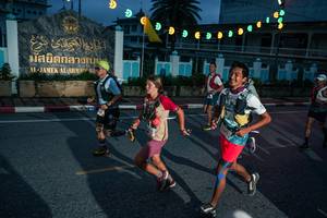 BIB: 
                            <button type="button" onclick="openModal(26229130)" class="btn btn-primary btn-sm float-right btn-popup" data-toggle="modal" data-target=".modal-high-quality">
                        <i class="fas fa-shopping-cart"></i> Add to Cart
                    </button>
                                            <button type="button" onclick="isThisMe(26229130, true)" class="btn btn-success btn-sm float-right btn-popup btn-isme hidden" data-toggle="tooltip" data-placement="bottom" title="นี่คือรูปของคุณใช่ไหม คลิกที่นี่เพื่อเอาเข้าอัลบั้ม">
                        <i class="fas fa-plus"></i> Add to album
                    </button>
                    <button type="button" onclick="isThisMe(26229130, false)" class="btn btn-warning btn-sm float-right btn-popup btn-isnotme hidden">
                        <i class="fas fa-ban"></i> Remove from album
                    </button>